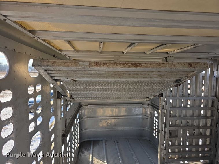 image for item FI0647 2012 Wilson PSDCL402 livestock trailer