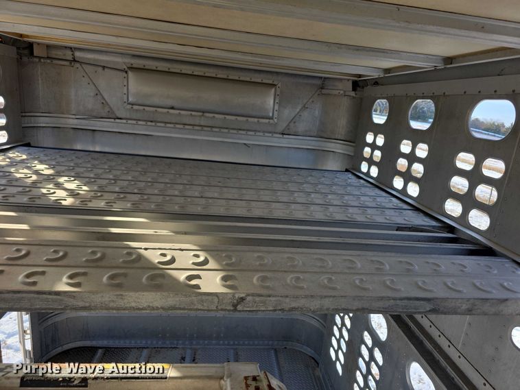 image for item FI0647 2012 Wilson PSDCL402 livestock trailer