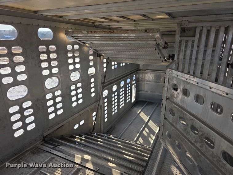 image for item FI0647 2012 Wilson PSDCL402 livestock trailer