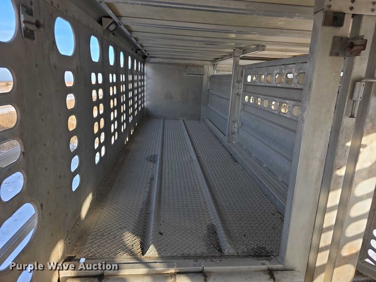 image for item FI0647 2012 Wilson PSDCL402 livestock trailer