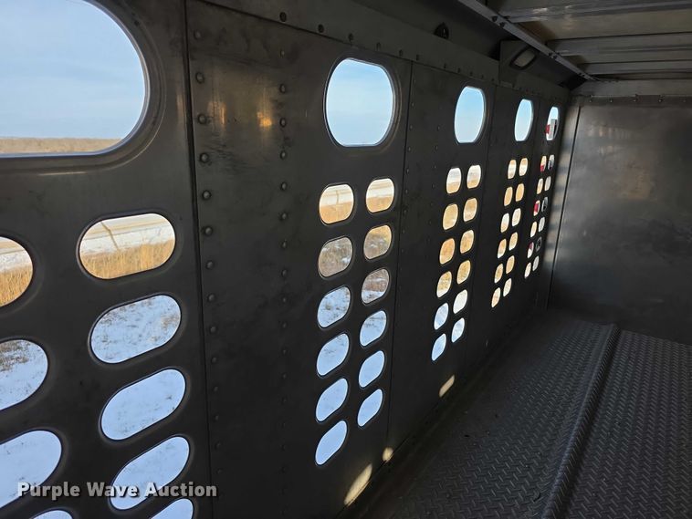 image for item FI0647 2012 Wilson PSDCL402 livestock trailer