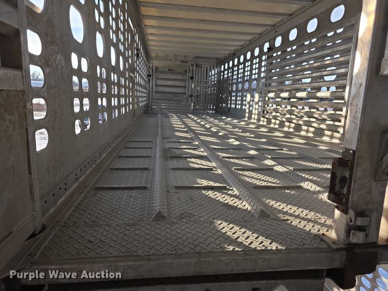 image for item FI0647 2012 Wilson PSDCL402 livestock trailer