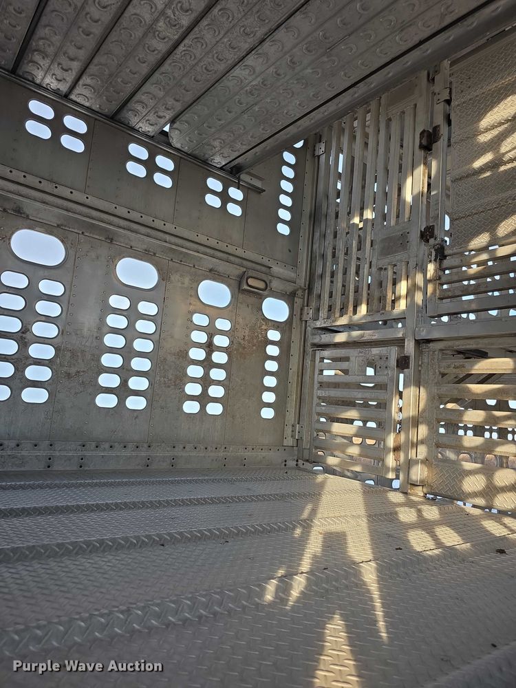 image for item FI0647 2012 Wilson PSDCL402 livestock trailer