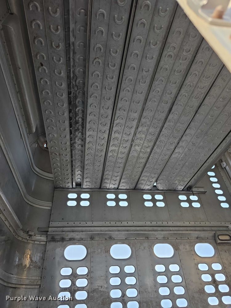 image for item FI0647 2012 Wilson PSDCL402 livestock trailer