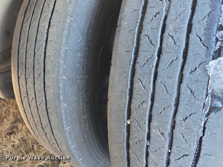 image for item FI0647 2012 Wilson PSDCL402 livestock trailer