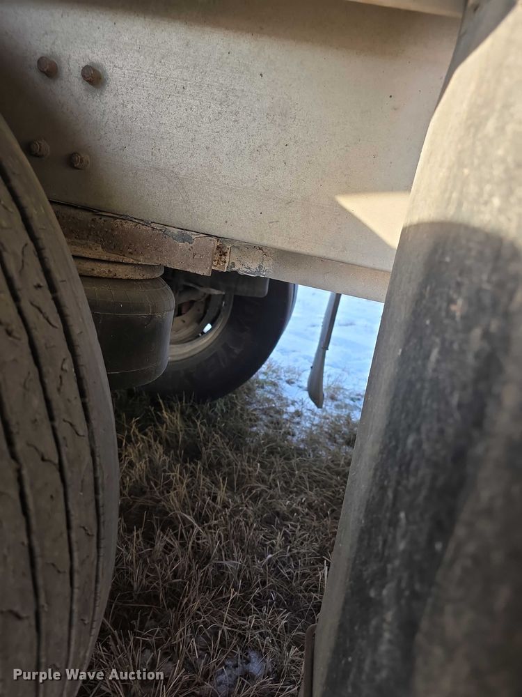 image for item FI0647 2012 Wilson PSDCL402 livestock trailer