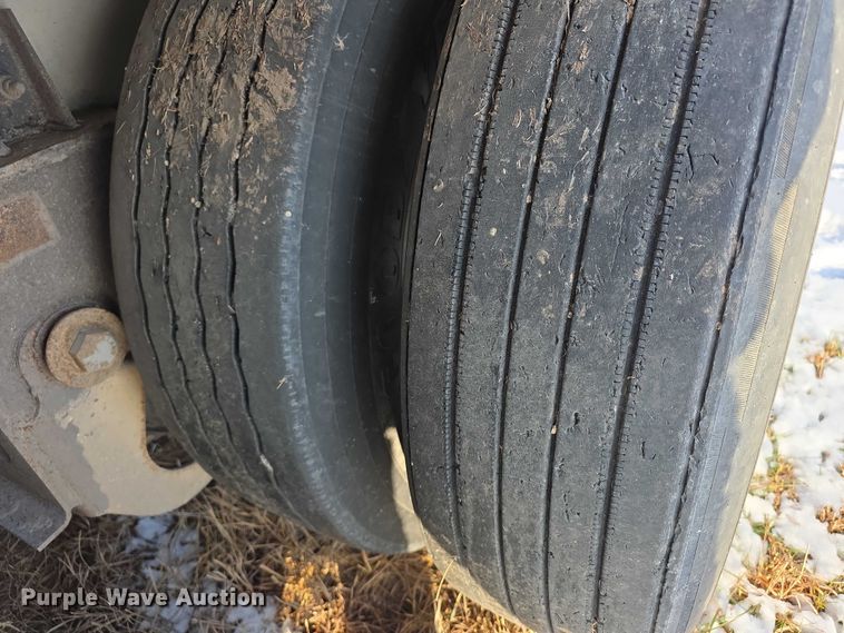 image for item FI0647 2012 Wilson PSDCL402 livestock trailer