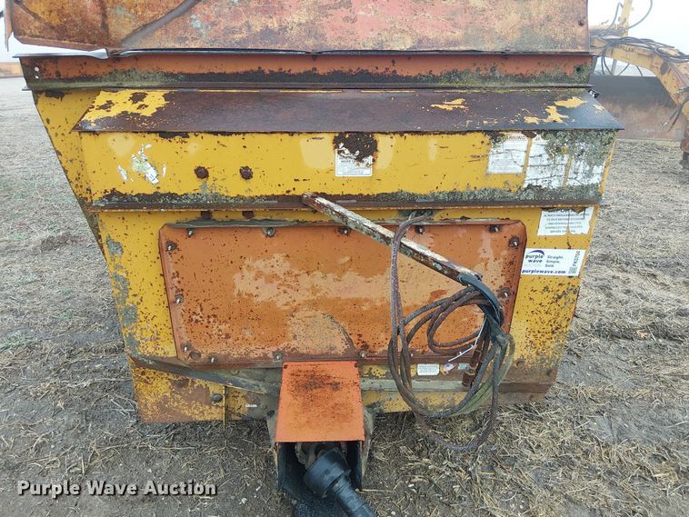 image for item FK0704 Knight ProTwin Slinger 8018 manure spreader