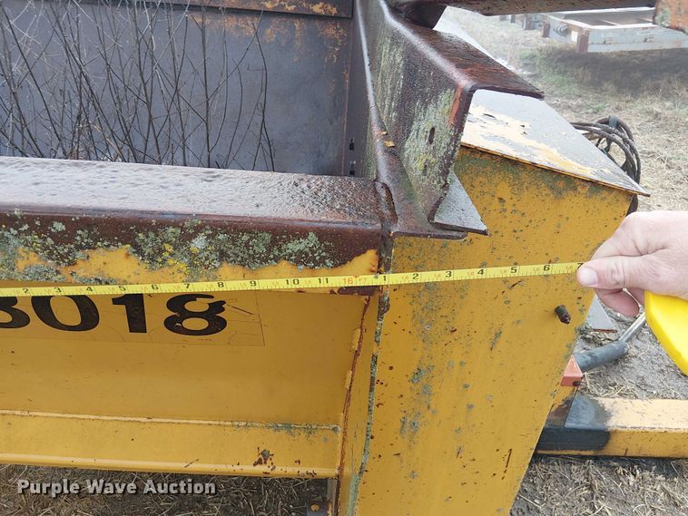 image for item FK0704 Knight ProTwin Slinger 8018 manure spreader