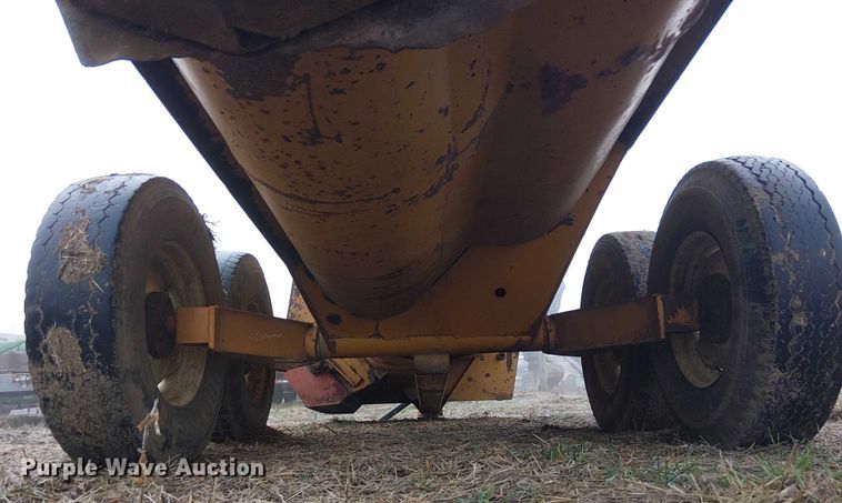 image for item FK0704 Knight ProTwin Slinger 8018 manure spreader