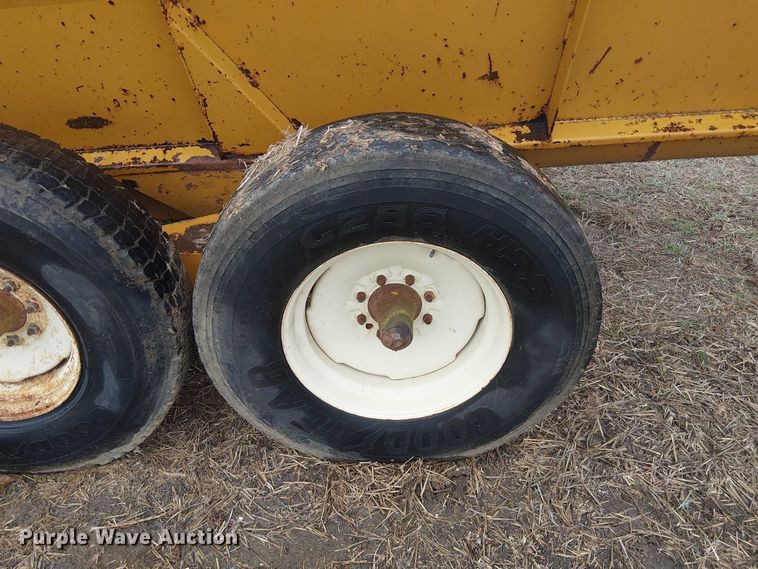 image for item FK0704 Knight ProTwin Slinger 8018 manure spreader