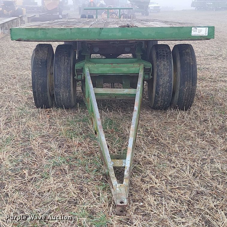 image for item FK0709 John Deere hay wagon