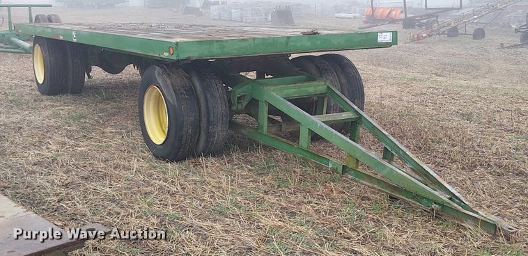 image for item FK0709 John Deere hay wagon