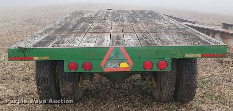 image for item FK0709 John Deere hay wagon