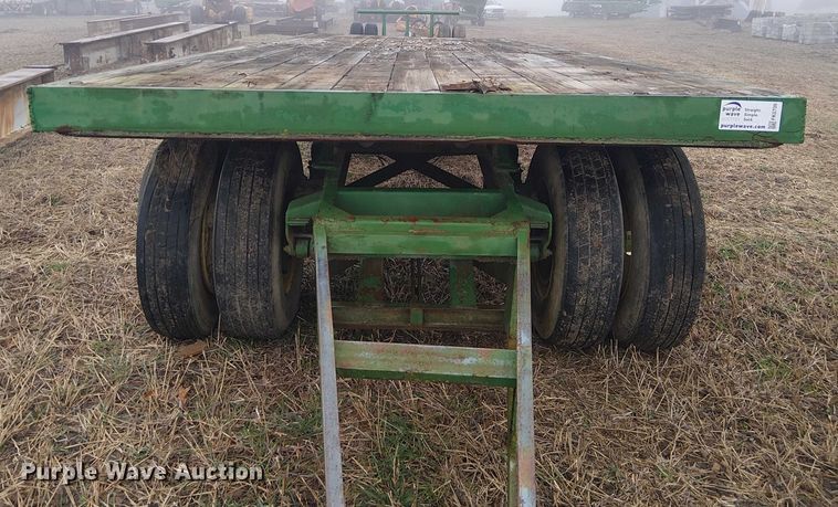 image for item FK0709 John Deere hay wagon