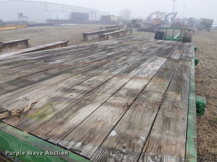 image for item FK0709 John Deere hay wagon