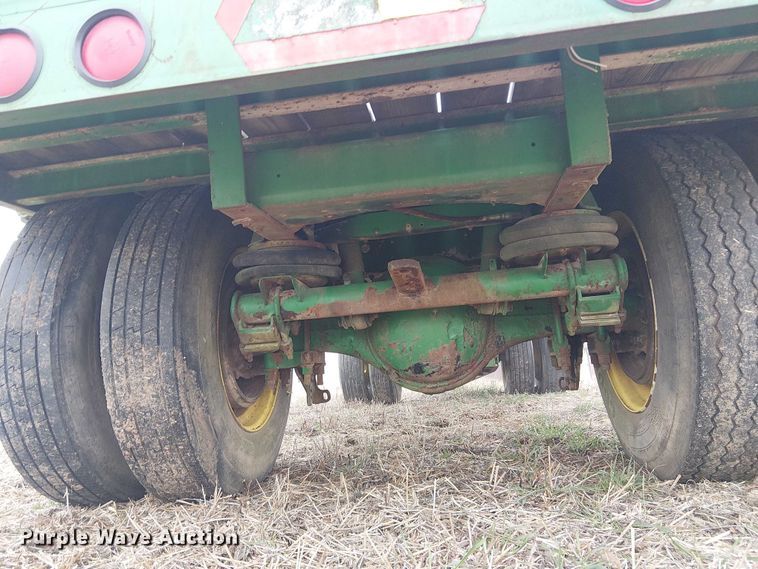 image for item FK0709 John Deere hay wagon