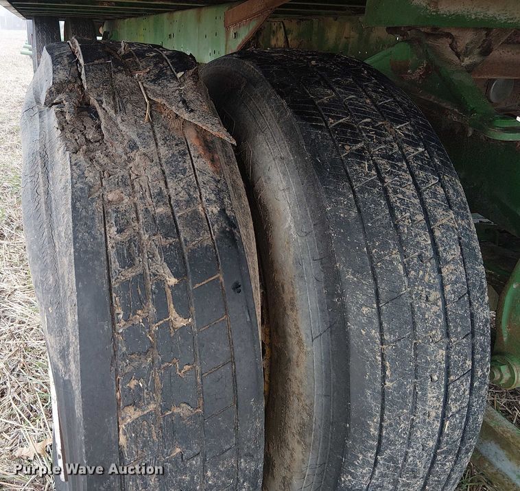 image for item FK0709 John Deere hay wagon