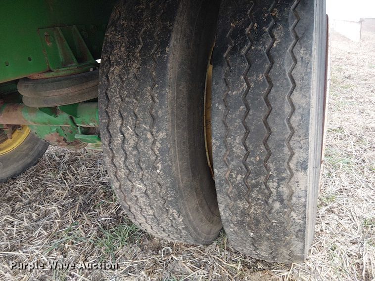 image for item FK0709 John Deere hay wagon