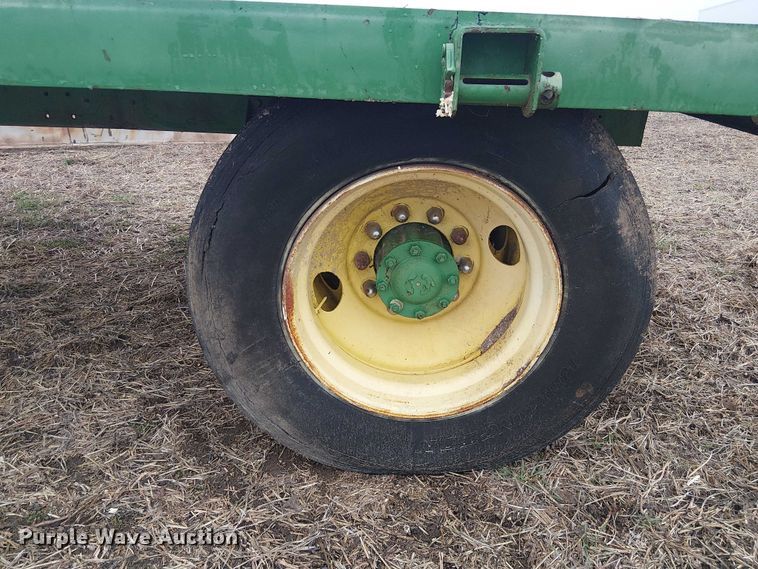 image for item FK0709 John Deere hay wagon