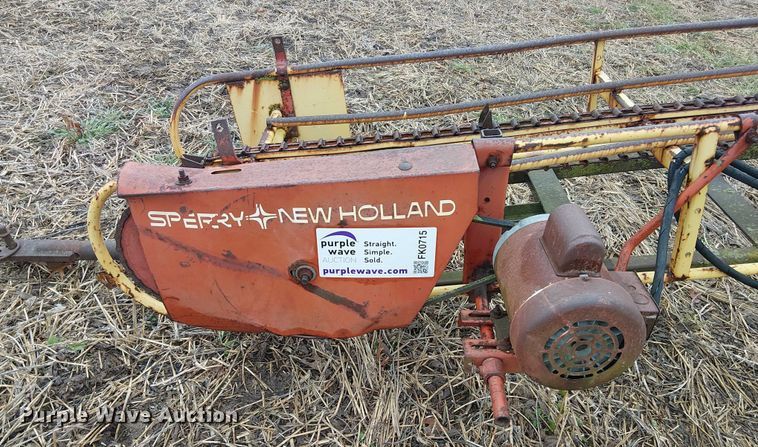 image for item FK0715 Sperry New Holland 132 square bale elevator 