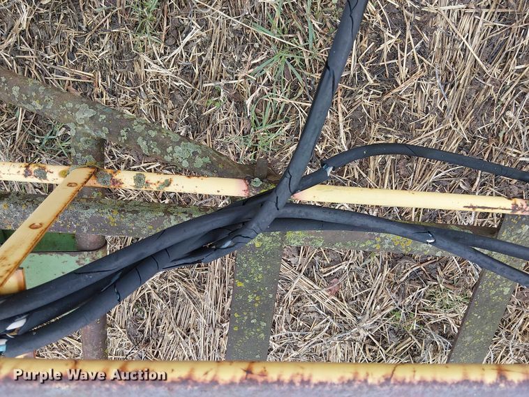 image for item FK0715 Sperry New Holland 132 square bale elevator 