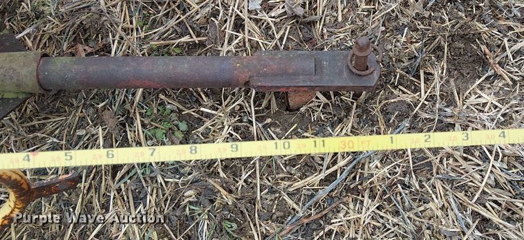 image for item FK0715 Sperry New Holland 132 square bale elevator 