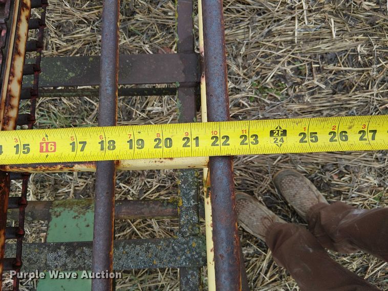 image for item FK0715 Sperry New Holland 132 square bale elevator 