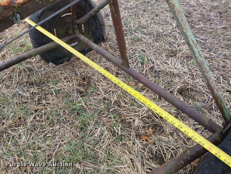 image for item FK0715 Sperry New Holland 132 square bale elevator 