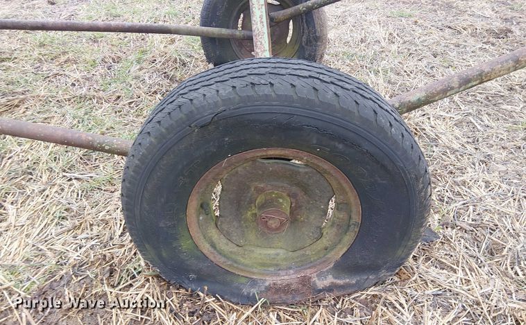 image for item FK0715 Sperry New Holland 132 square bale elevator 