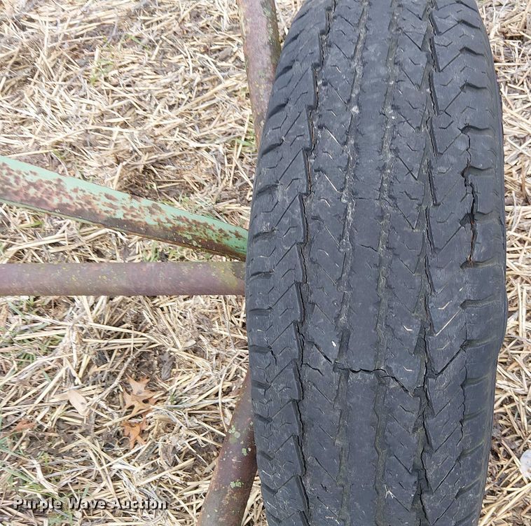 image for item FK0715 Sperry New Holland 132 square bale elevator 