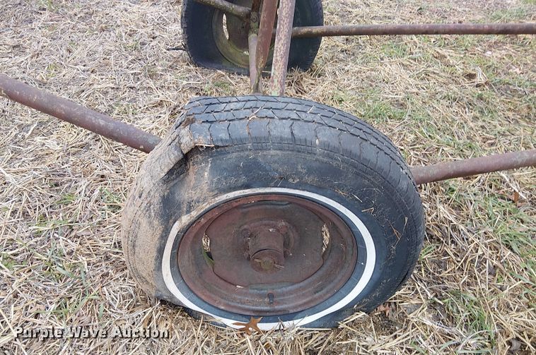 image for item FK0715 Sperry New Holland 132 square bale elevator 