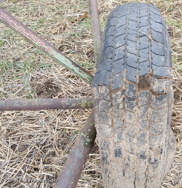 image for item FK0715 Sperry New Holland 132 square bale elevator 