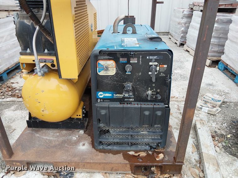 image for item FK0795 Miller Trailblazer 302 welder/generator