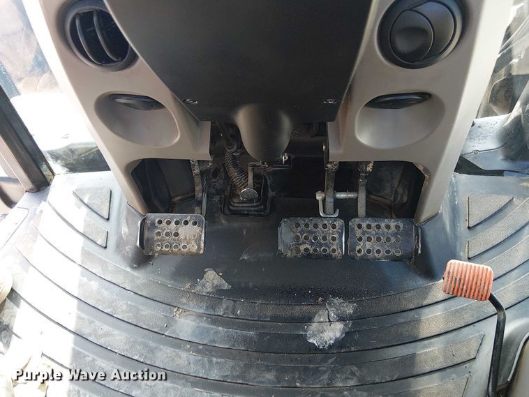 image for item FK0856 2015 Case IH Farmall 140A MFWD tractor