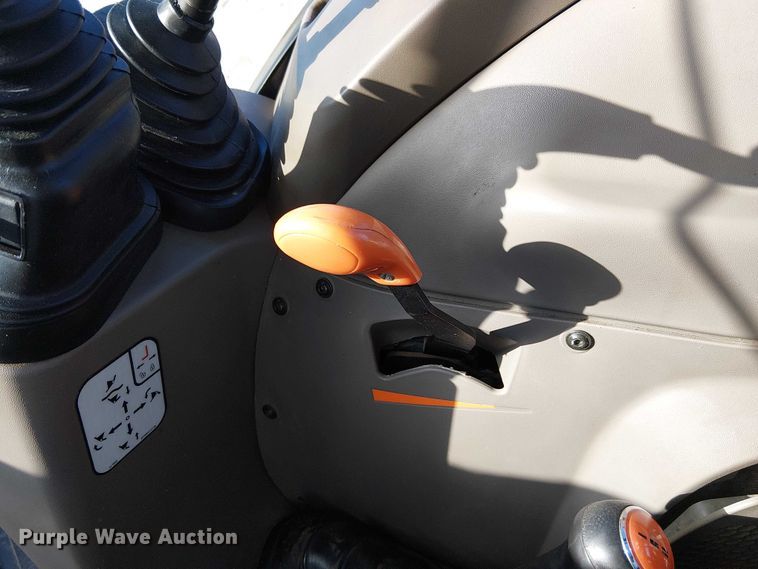 image for item FK0856 2015 Case IH Farmall 140A MFWD tractor