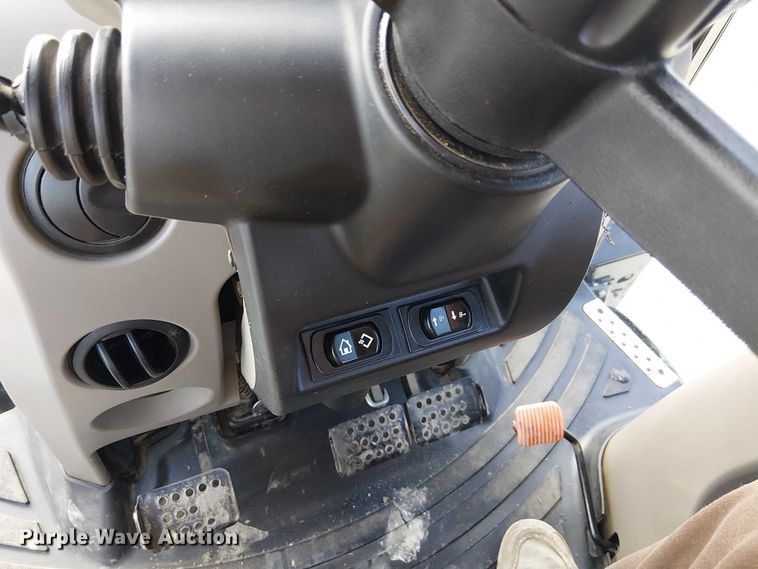 image for item FK0856 2015 Case IH Farmall 140A MFWD tractor