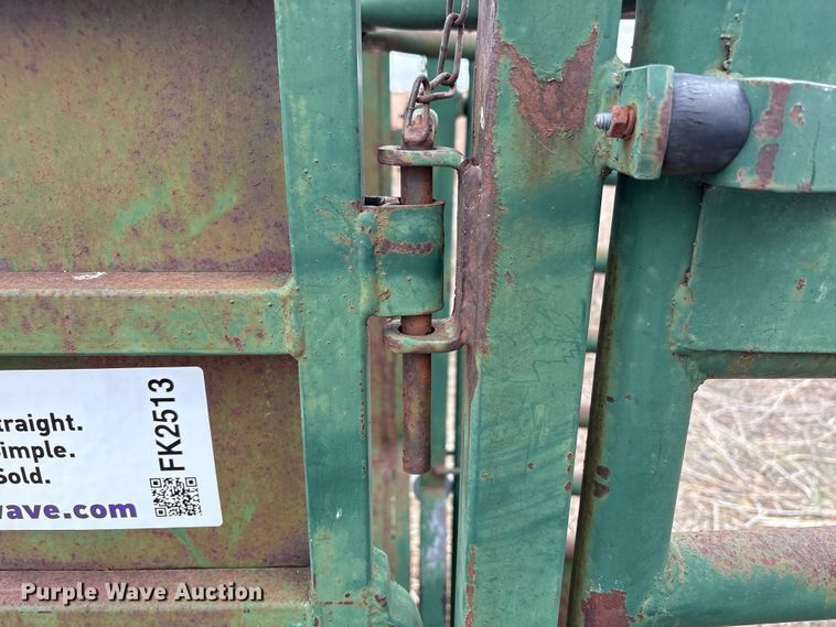 image for item FK2513 Bahlen Big Valley livestock chute