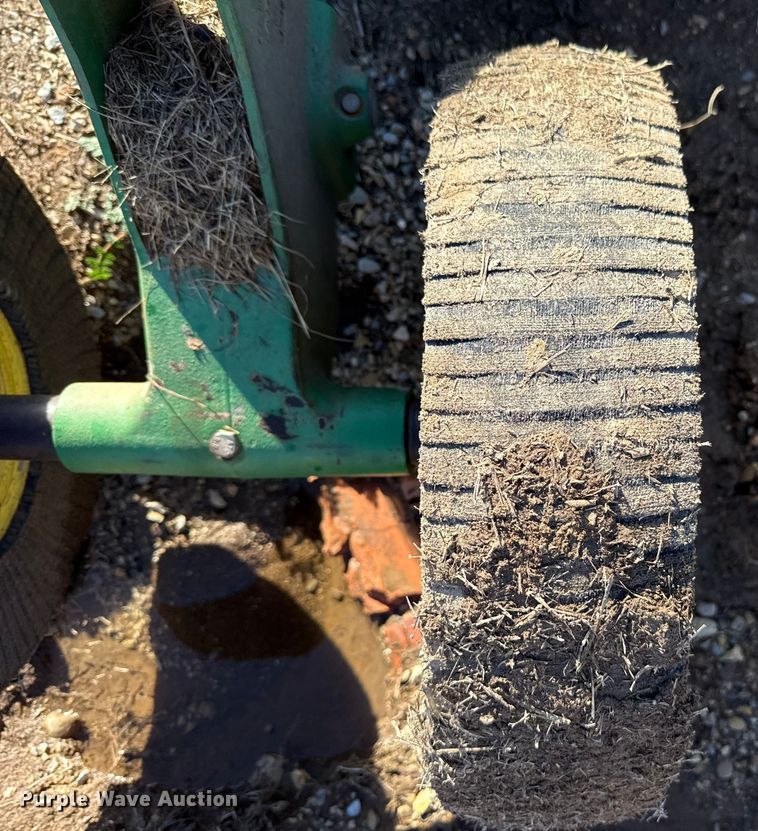 image for item HI9352 2014 John Deere rotary mower