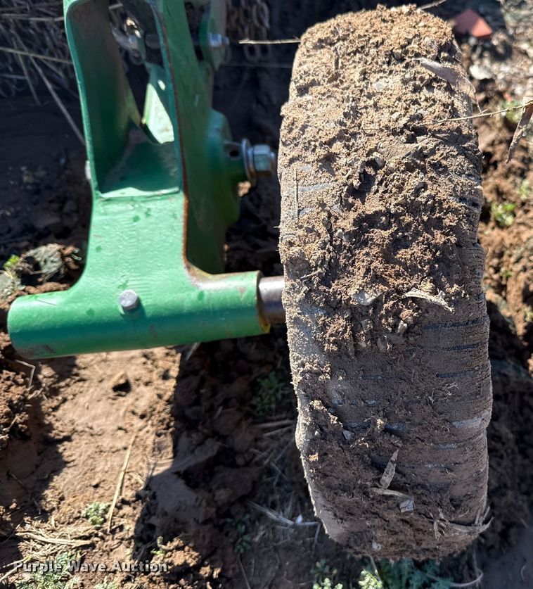 image for item HI9352 2014 John Deere rotary mower