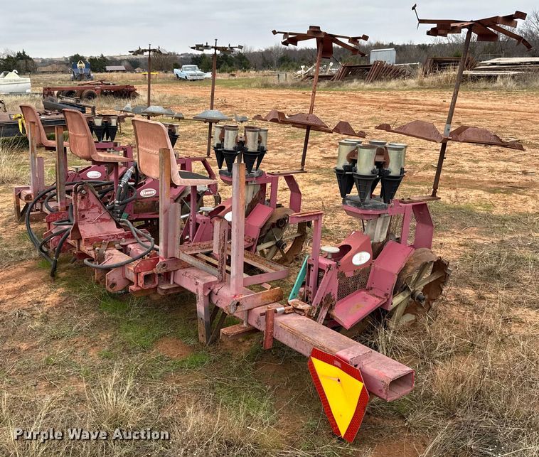 image for item HI9392 Lannen RT2 transplanter