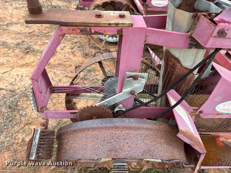 image for item HI9392 Lannen RT2 transplanter