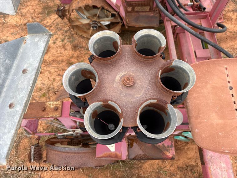 image for item HI9392 Lannen RT2 transplanter