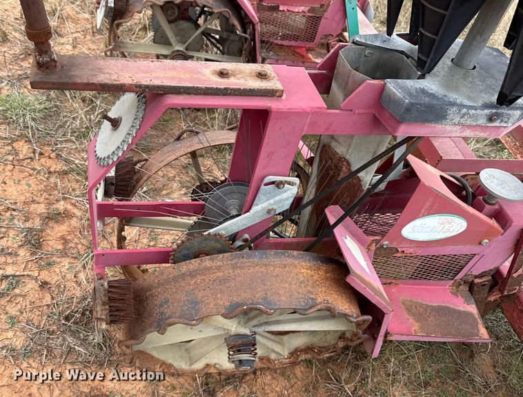 image for item HI9392 Lannen RT2 transplanter