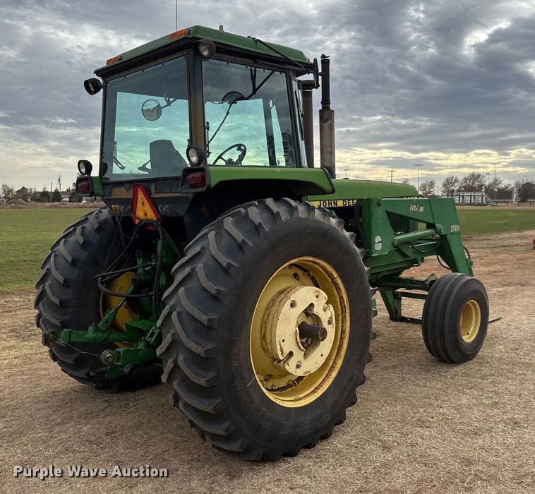 image for item NA9913 1986 John Deere 4450 tractor