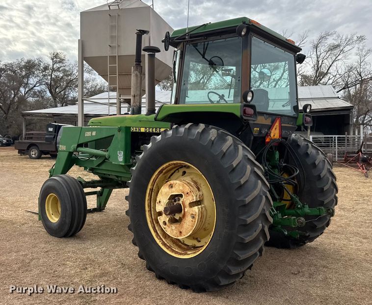 image for item NA9913 1986 John Deere 4450 tractor