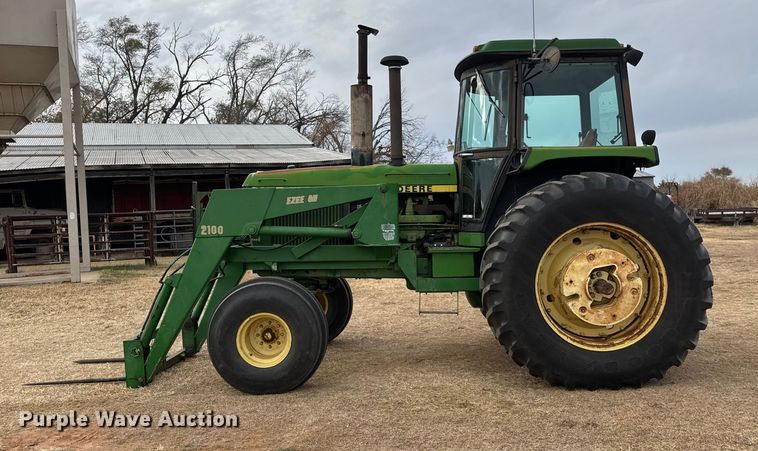 image for item NA9913 1986 John Deere 4450 tractor