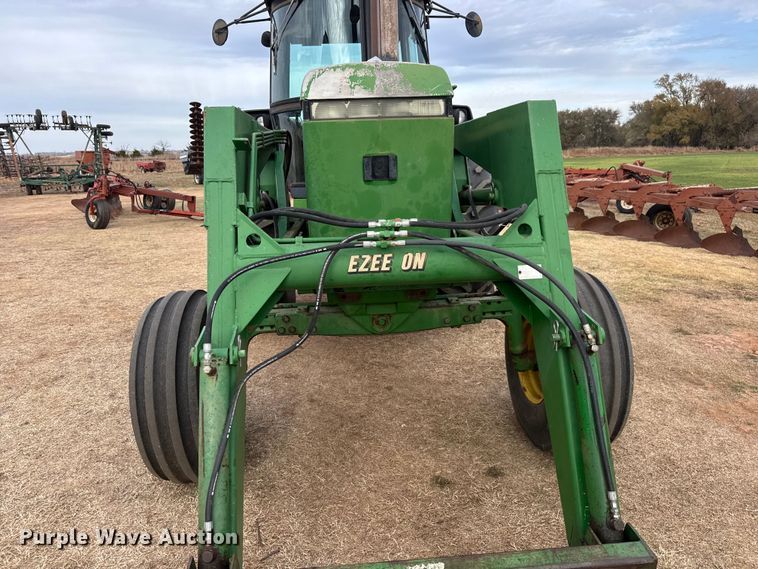 image for item NA9913 1986 John Deere 4450 tractor