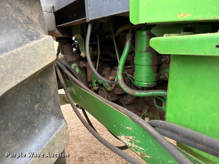 image for item NA9913 1986 John Deere 4450 tractor