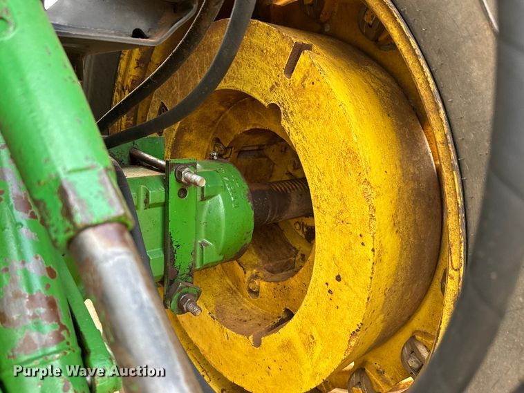 image for item NA9913 1986 John Deere 4450 tractor